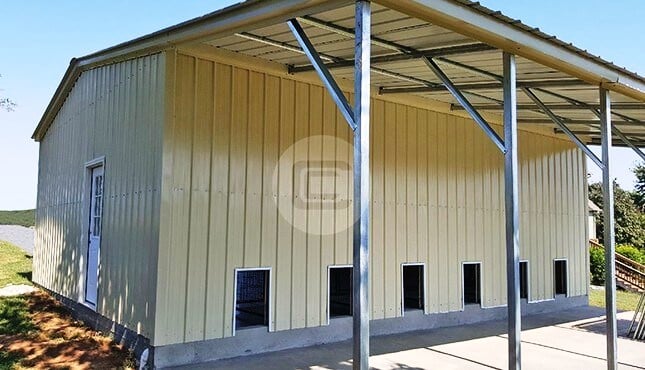 Garage with Dog Kennel-2