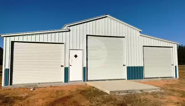42'x55' Enclosed Farm Barn